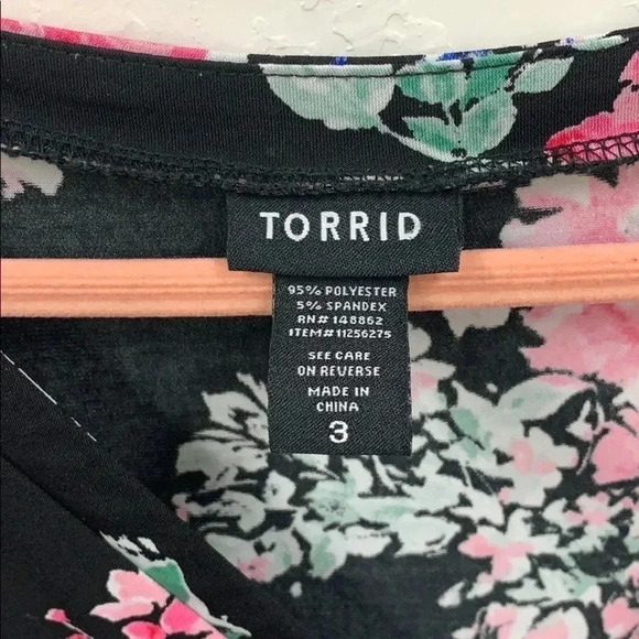 TORRID BLACK FLORAL JERSEY KNIT PEPLUM TOP SIZE 3X - Picture 4 of 6